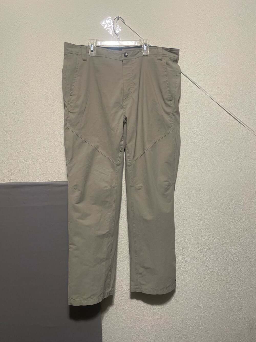 Columbia Omni-Shade Hiking Pants Men's 38x32 Beige